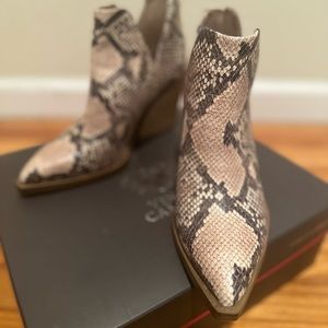 Vince Camuto Gigietta bootie.